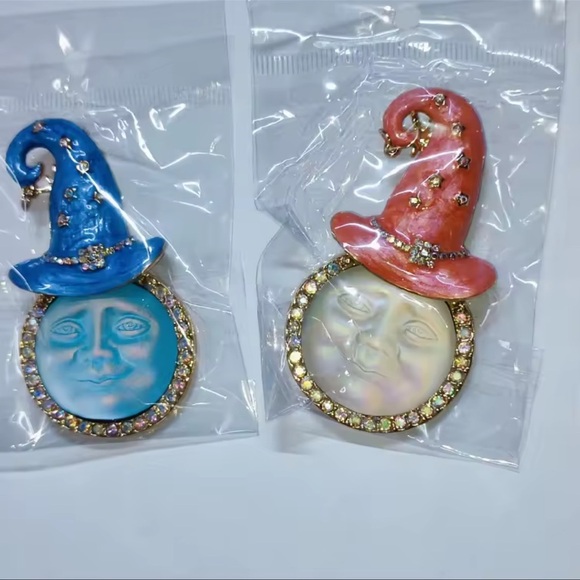 Blue Moon Wizard Brooch - Picture 5 of 11